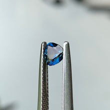 0.6ct Blue Green Sapphire, Trillion