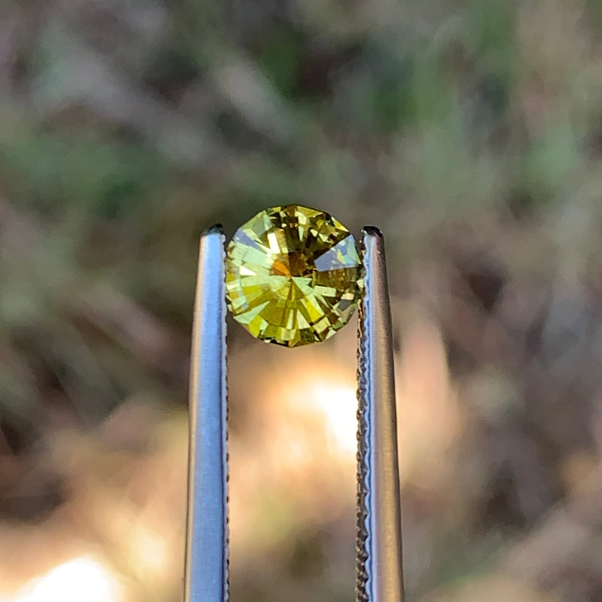 0.94ct Yellow Sapphire Round