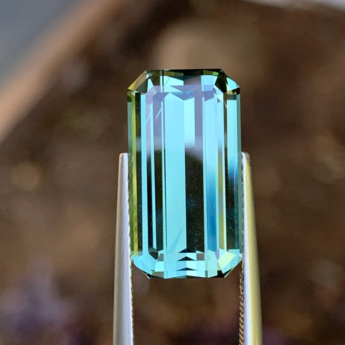 10.0ct Aqua Blue Australian Sapphire, Emerald Shape