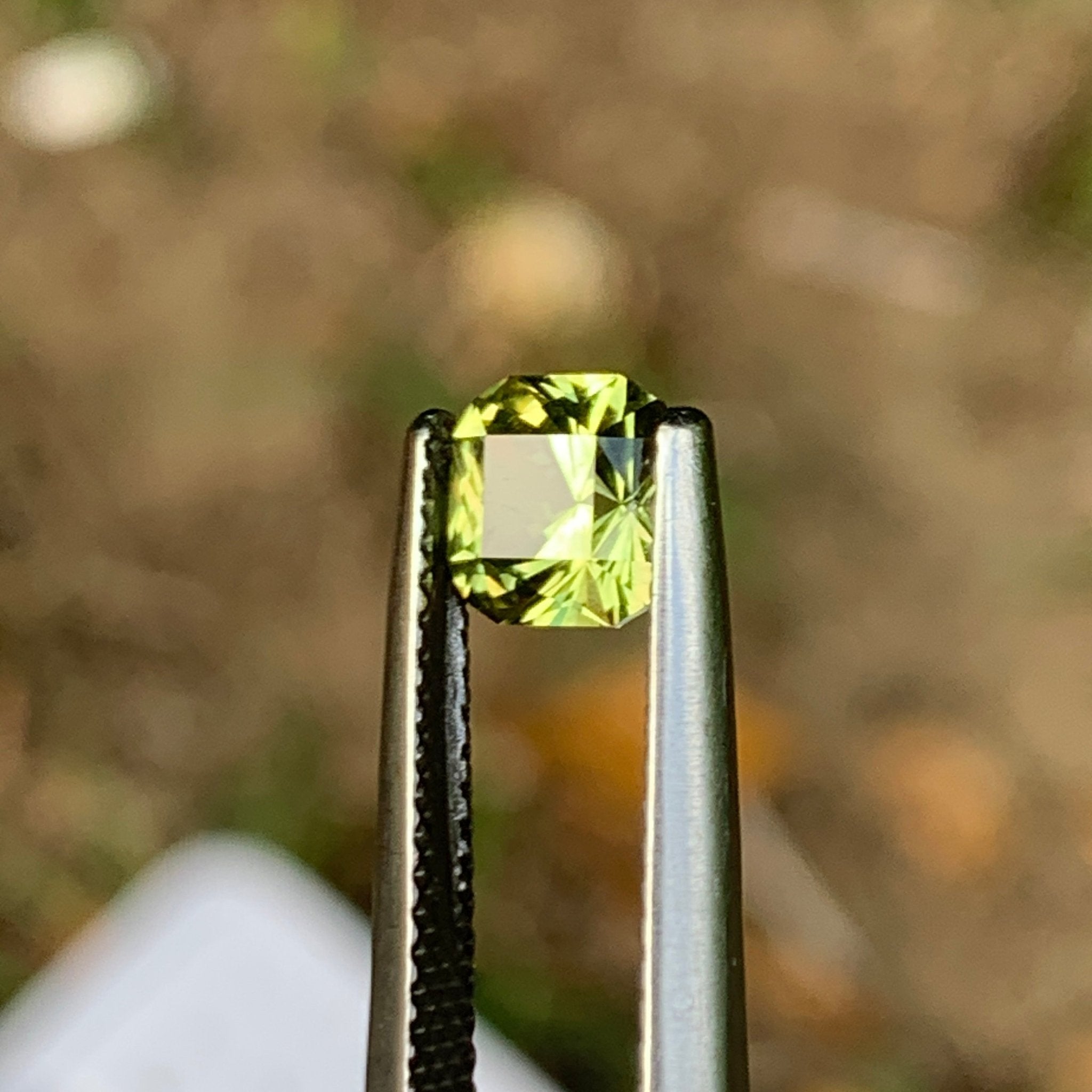 1.03ct Yellow Parti Sapphire, Cushion