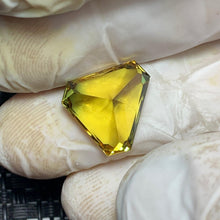 10.9ct Yellow Green Parti Sapphire Trillion