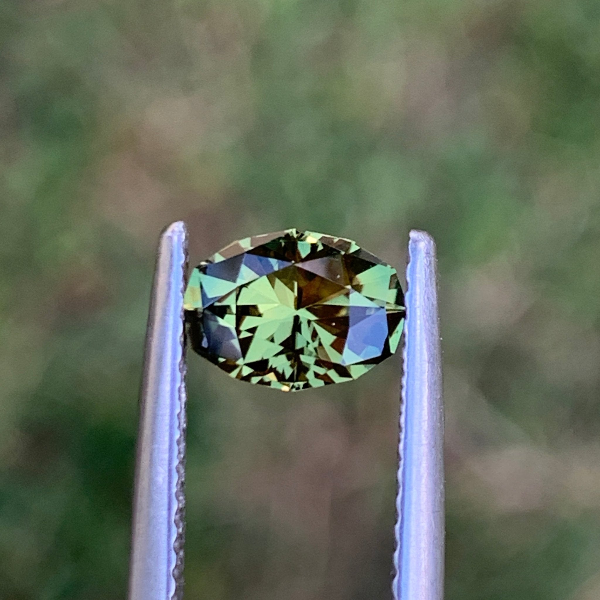 1.16ct Chartreuse Sapphire, Oval