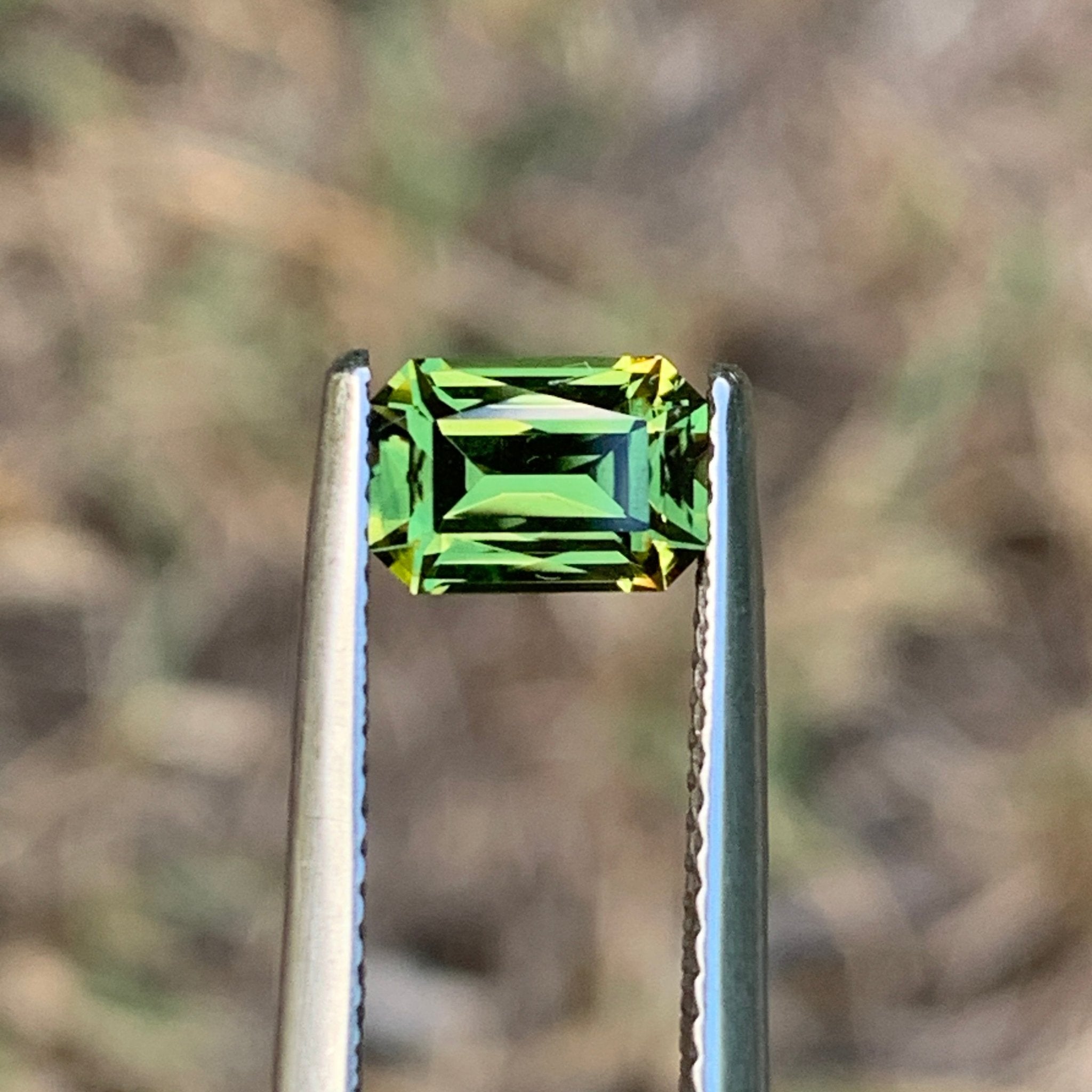 1.27ct Green Sapphire Rectangle