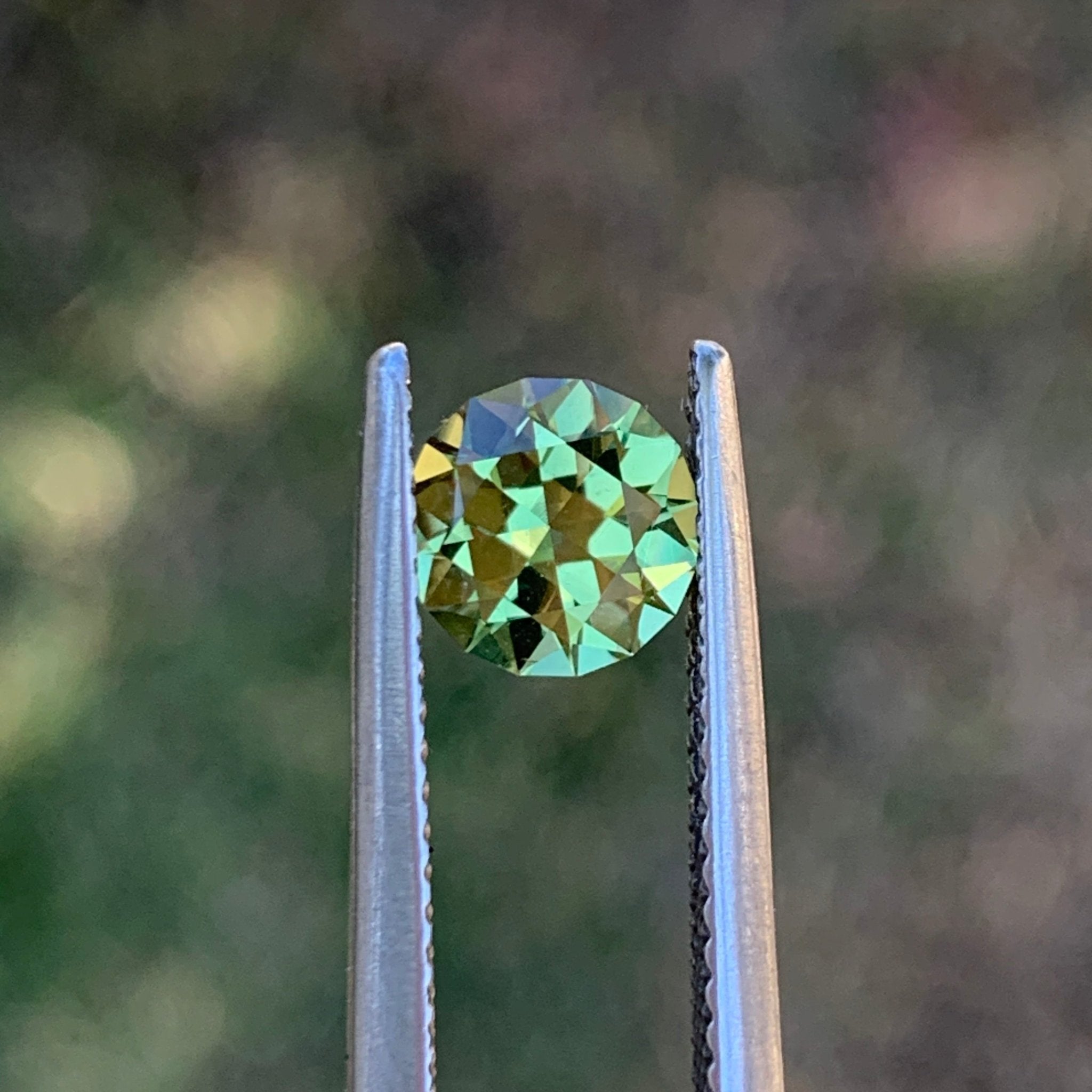 1.29ct Yellowish Green Sapphire, Round