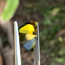 13.91ct Chartreuse Sapphire, Trillion