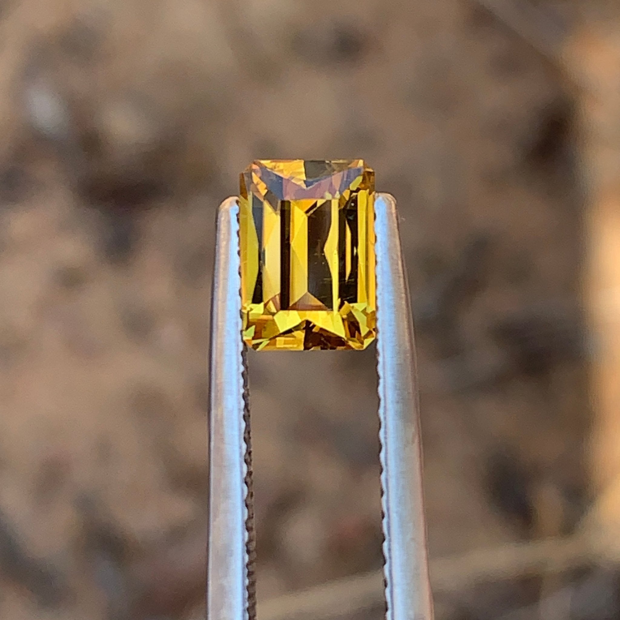 1.76ct Golden Yellow Sapphire Rectangular