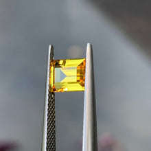 1.78ct Golden Yellow Australian Sapphire, Baguette Shape