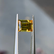1.78ct Golden Yellow Australian Sapphire, Baguette Shape