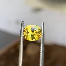 1.81ct Yellow Parti Sapphire, Oval