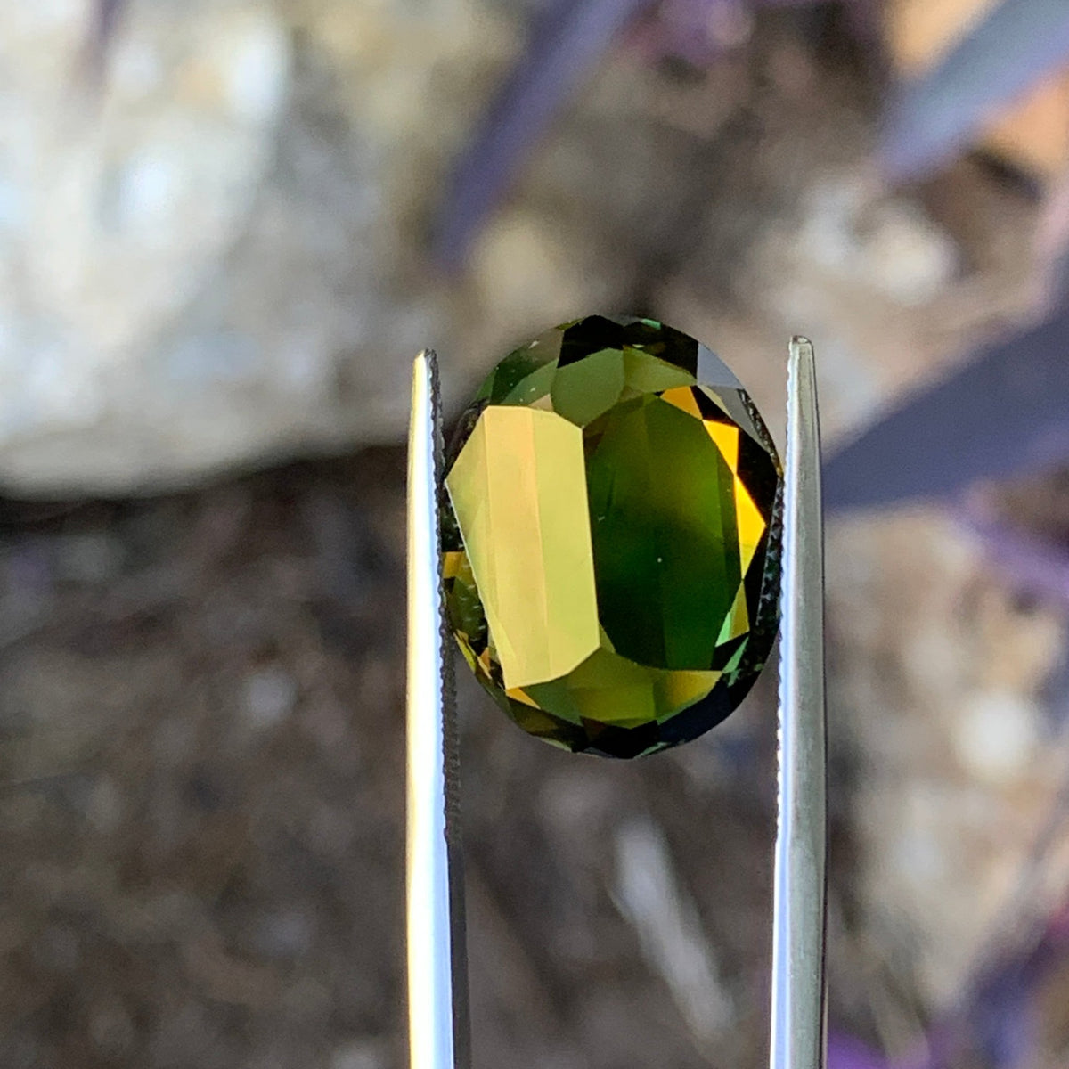 18.76ct Wattle Parti Australian Sapphire, Oval