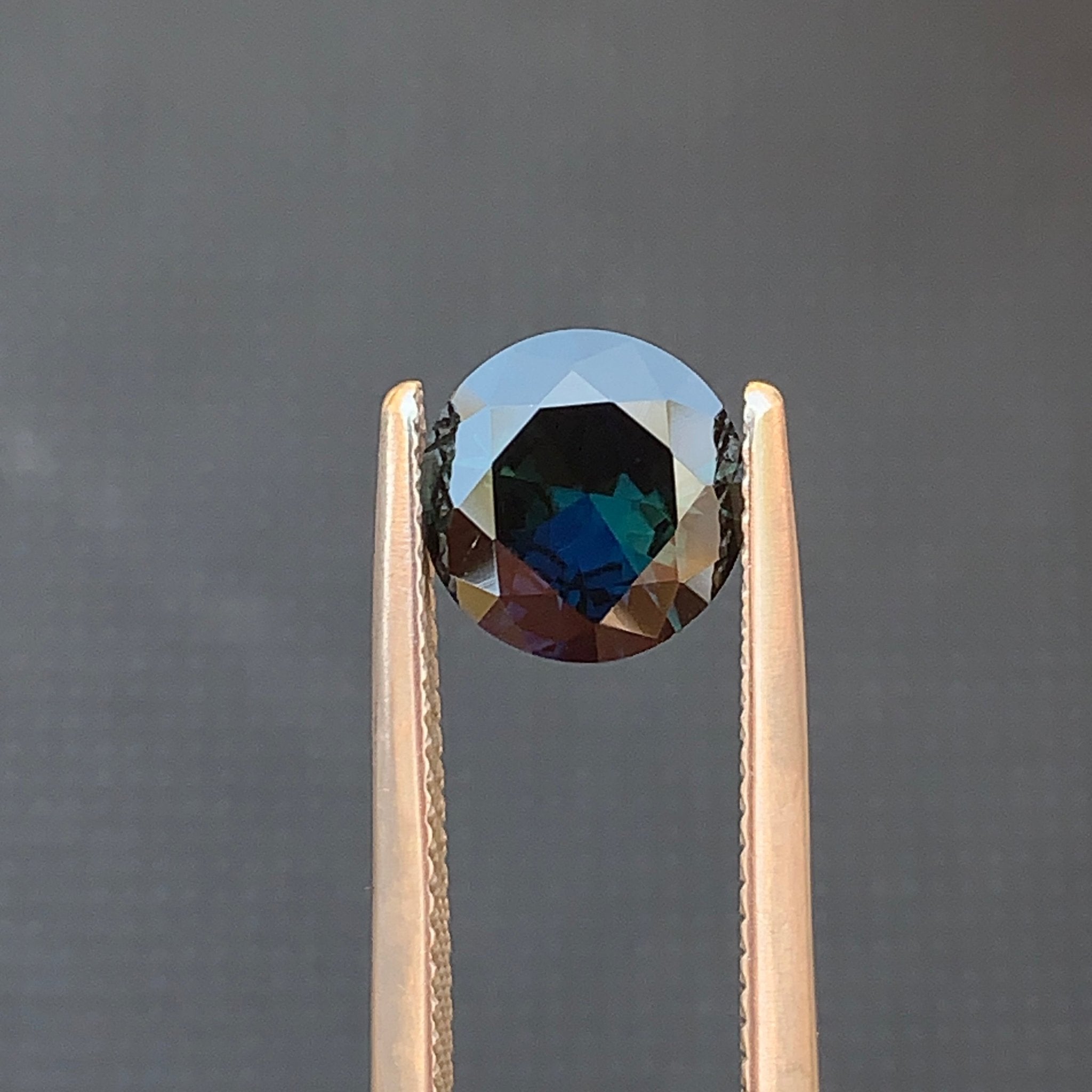 1.89ct Blue Green Sapphire Round