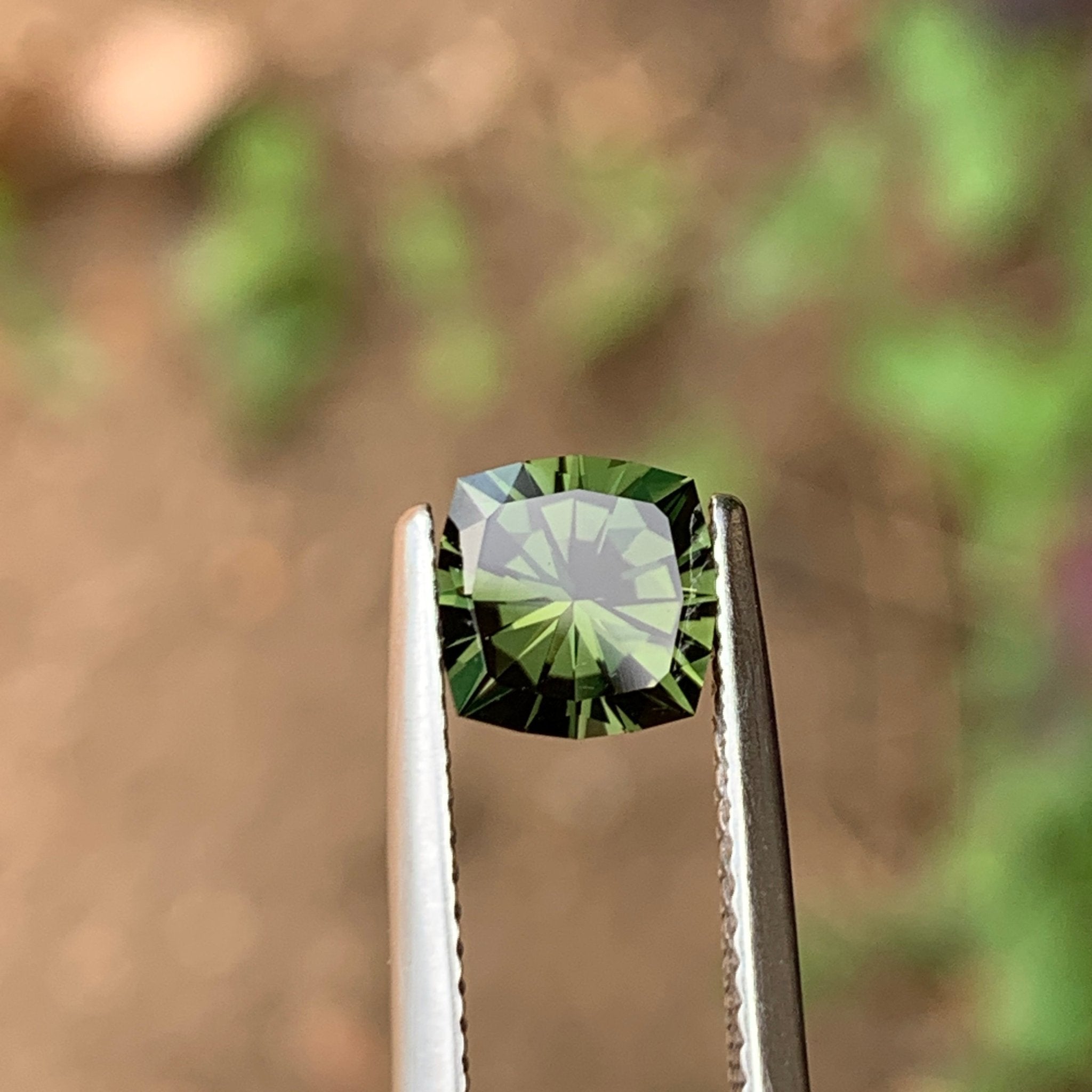 1.8ct Green Sapphire, Cushion