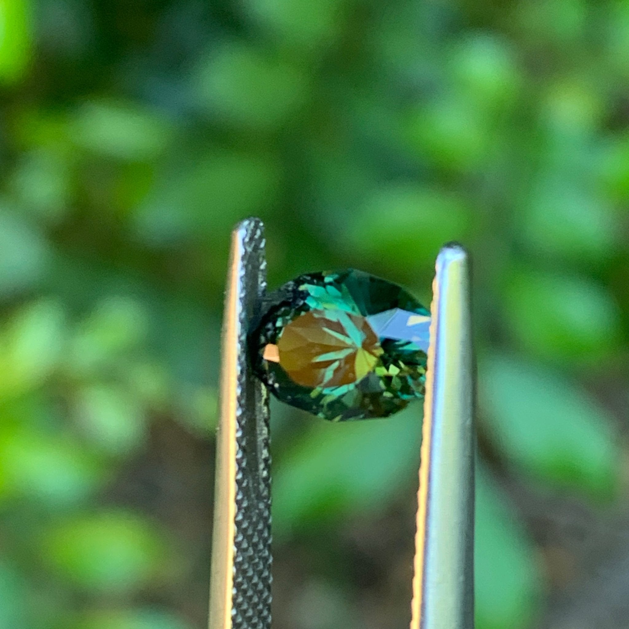 1.8ct Green Sapphire, Oval