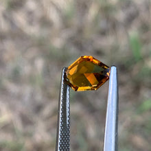 2.09ct Orange / Green Sapphire, Freeform