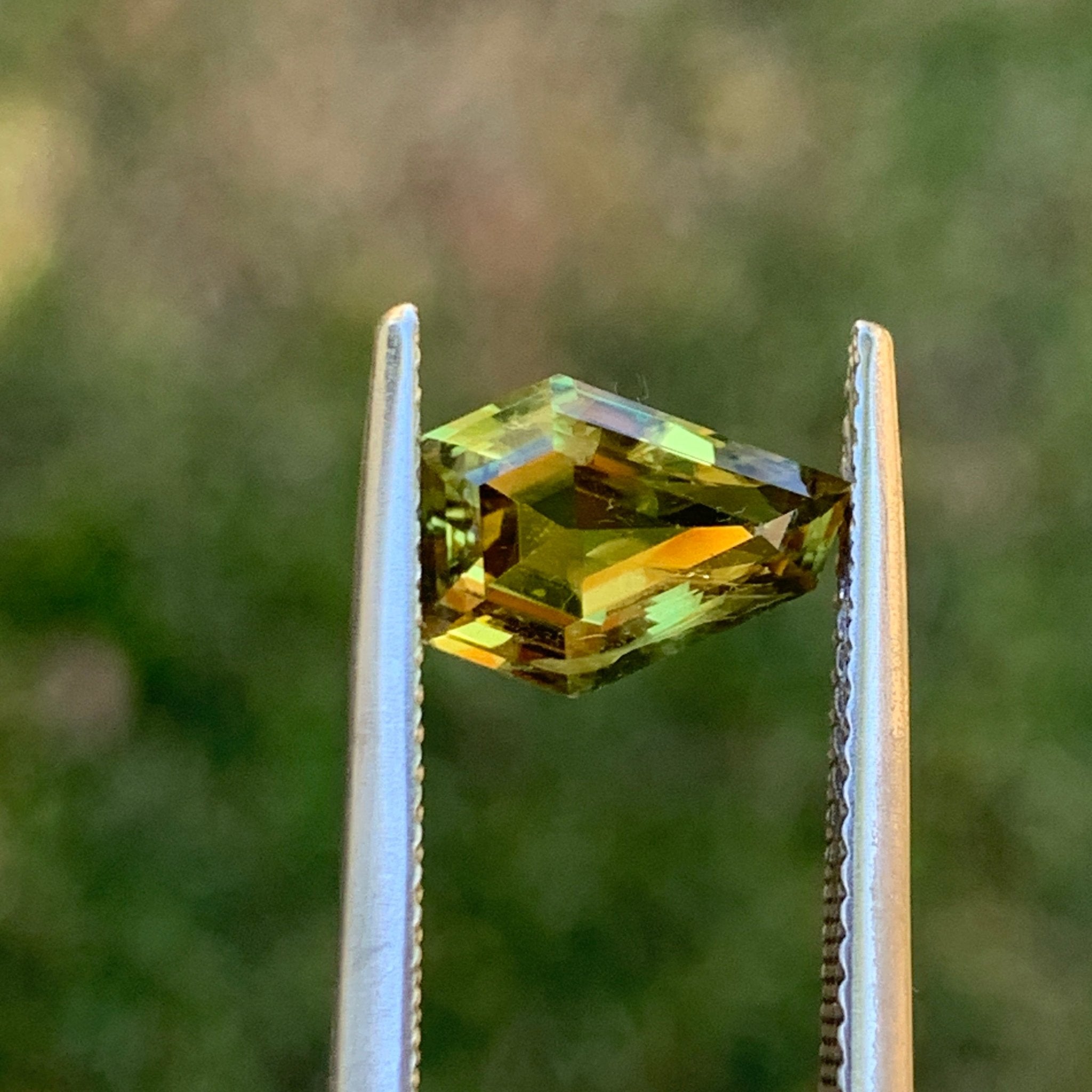 2.15ct Yellow Sapphire, Freeform