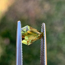 2.15ct Yellow Sapphire, Freeform