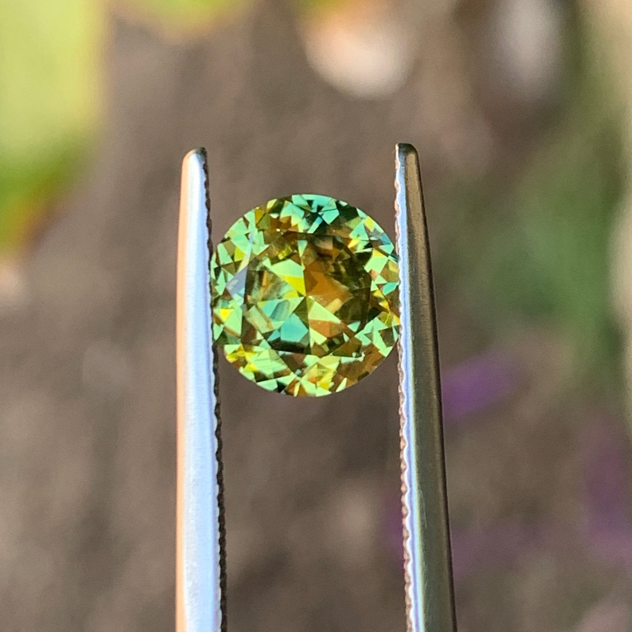 2.1ct Wattle Parti Sapphire, Round
