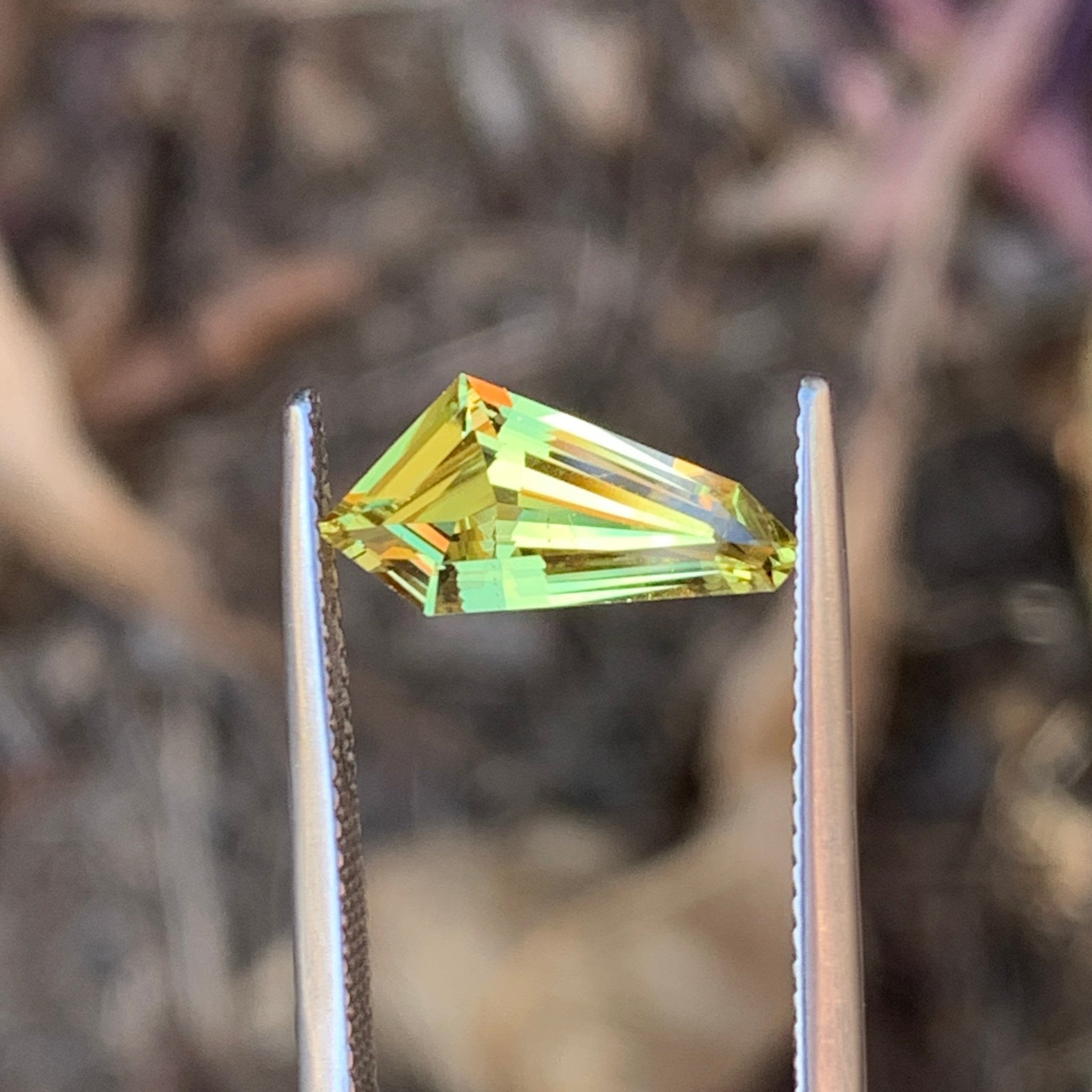 2.22ct Yellow Sapphire, Freeform