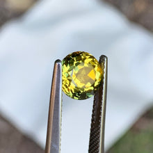 2.43ct Yellow Parti Sapphire, Round