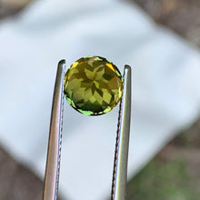 2.43ct Yellow Parti Sapphire, Round