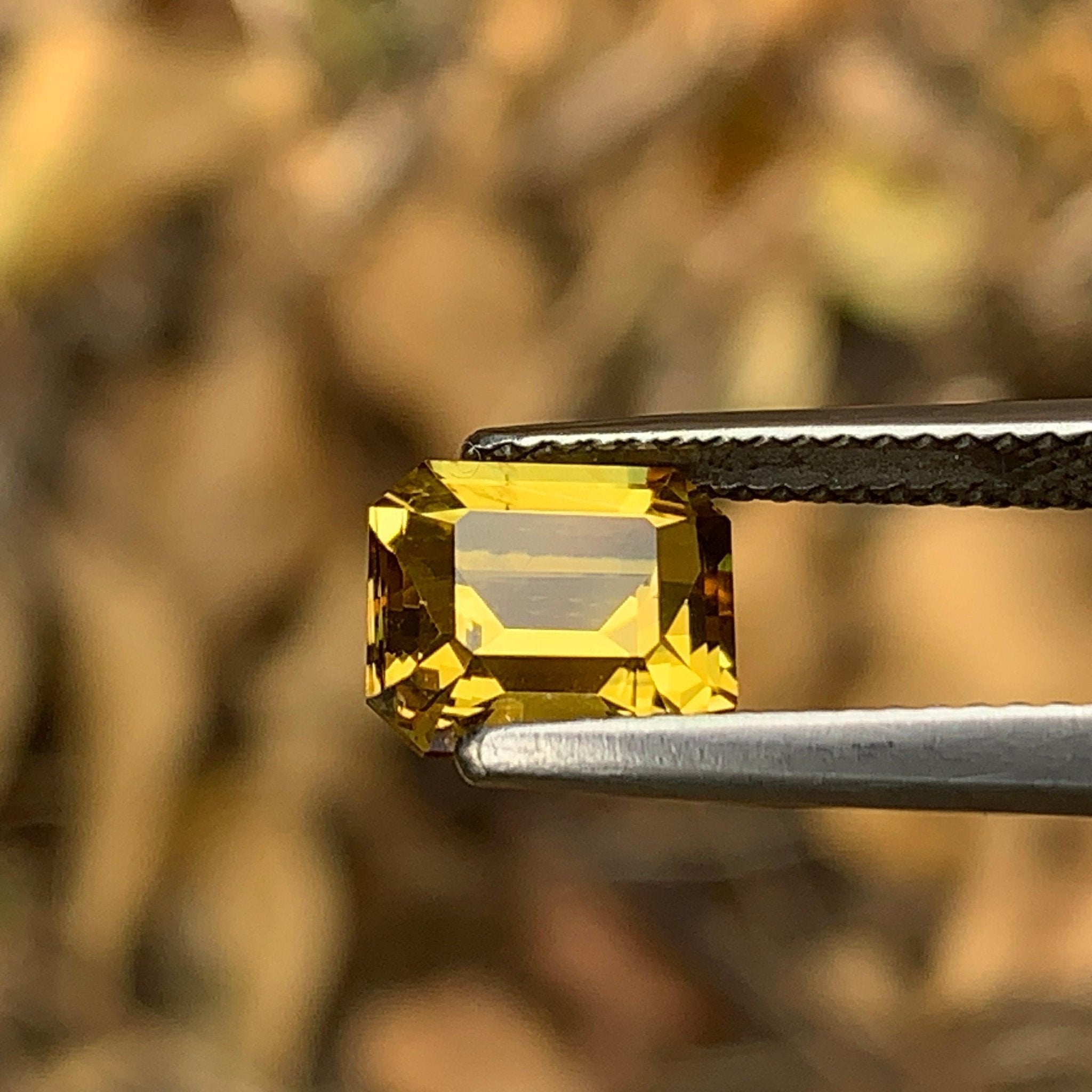 2.53ct Yellow Sapphire Rectangular