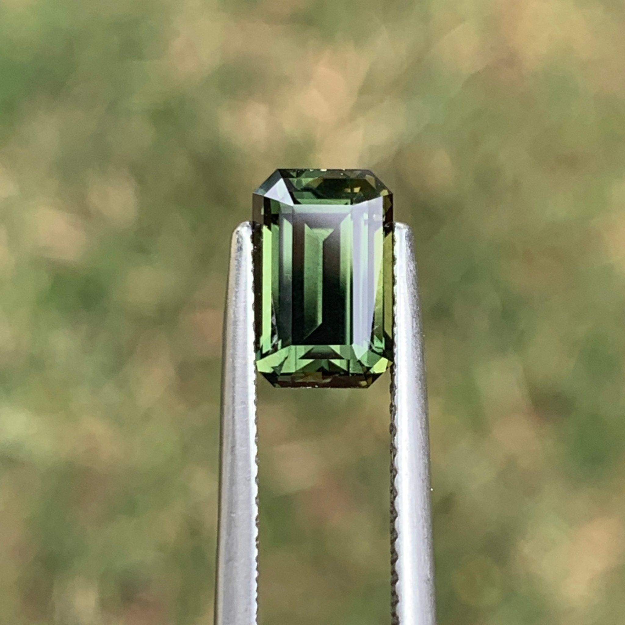 3.15ct Forest Green Sapphire, Emerald