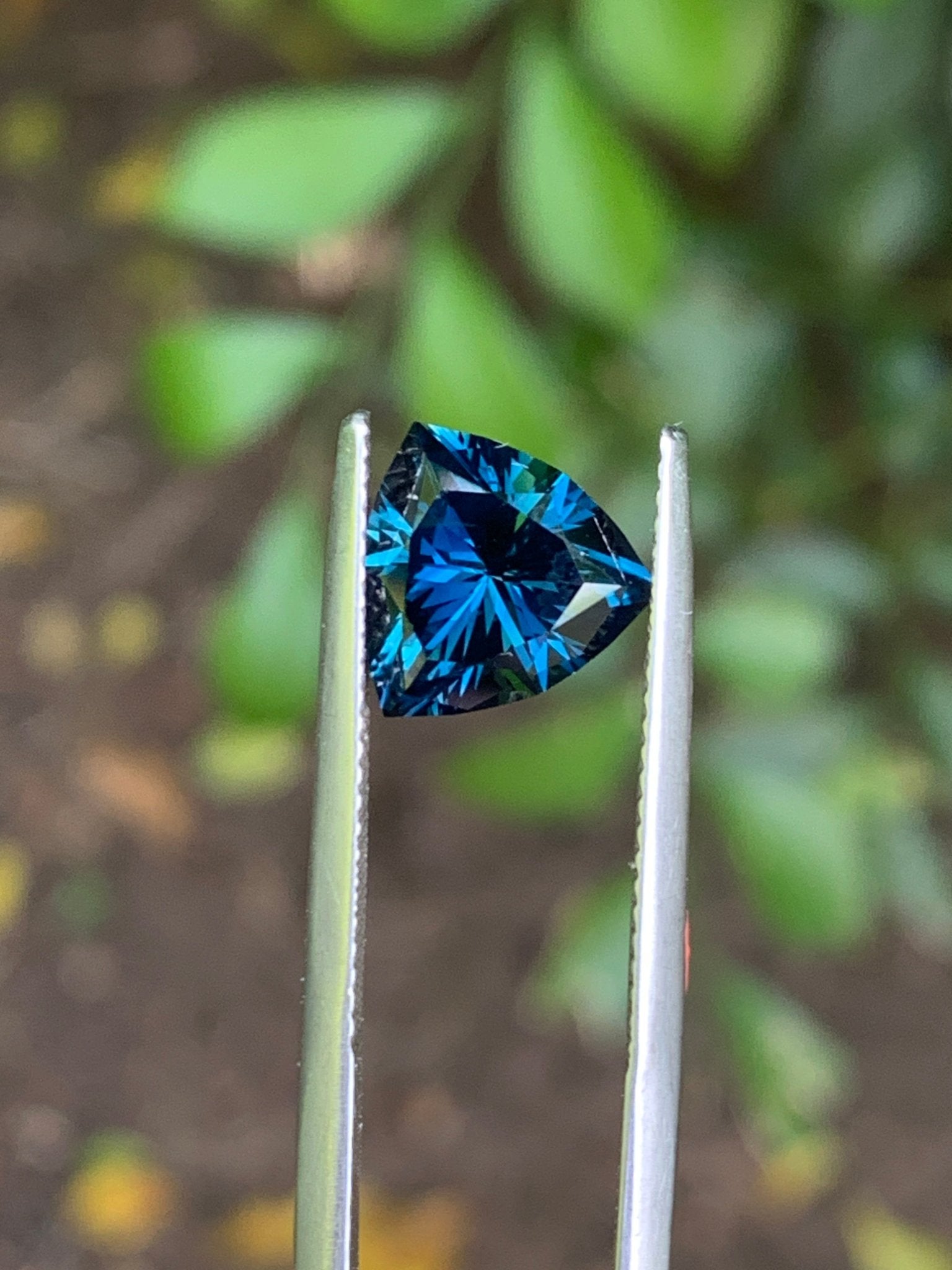 3.53ct Teal Blue Sapphire Trillion