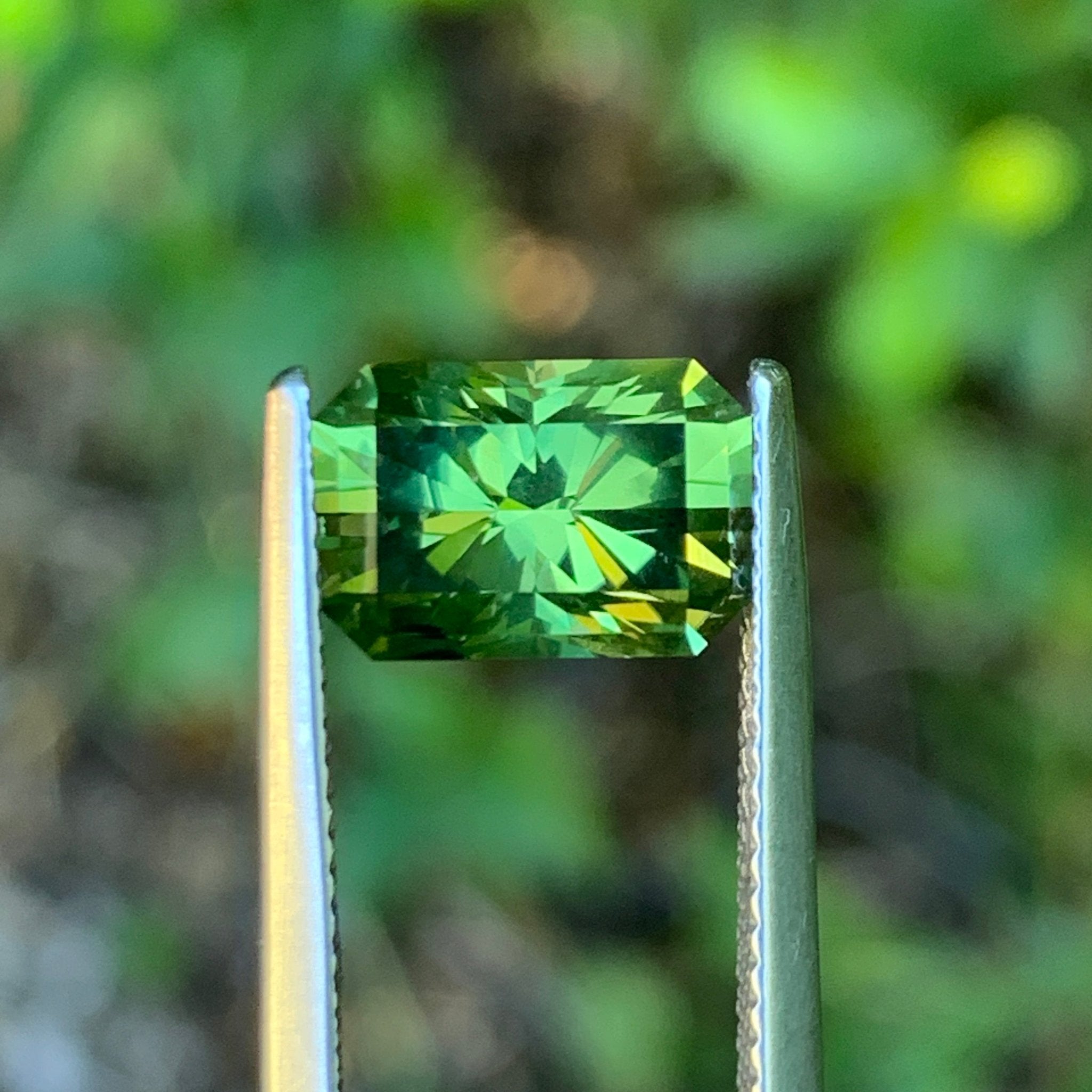 3.98ct Green Sapphire, Rectangular