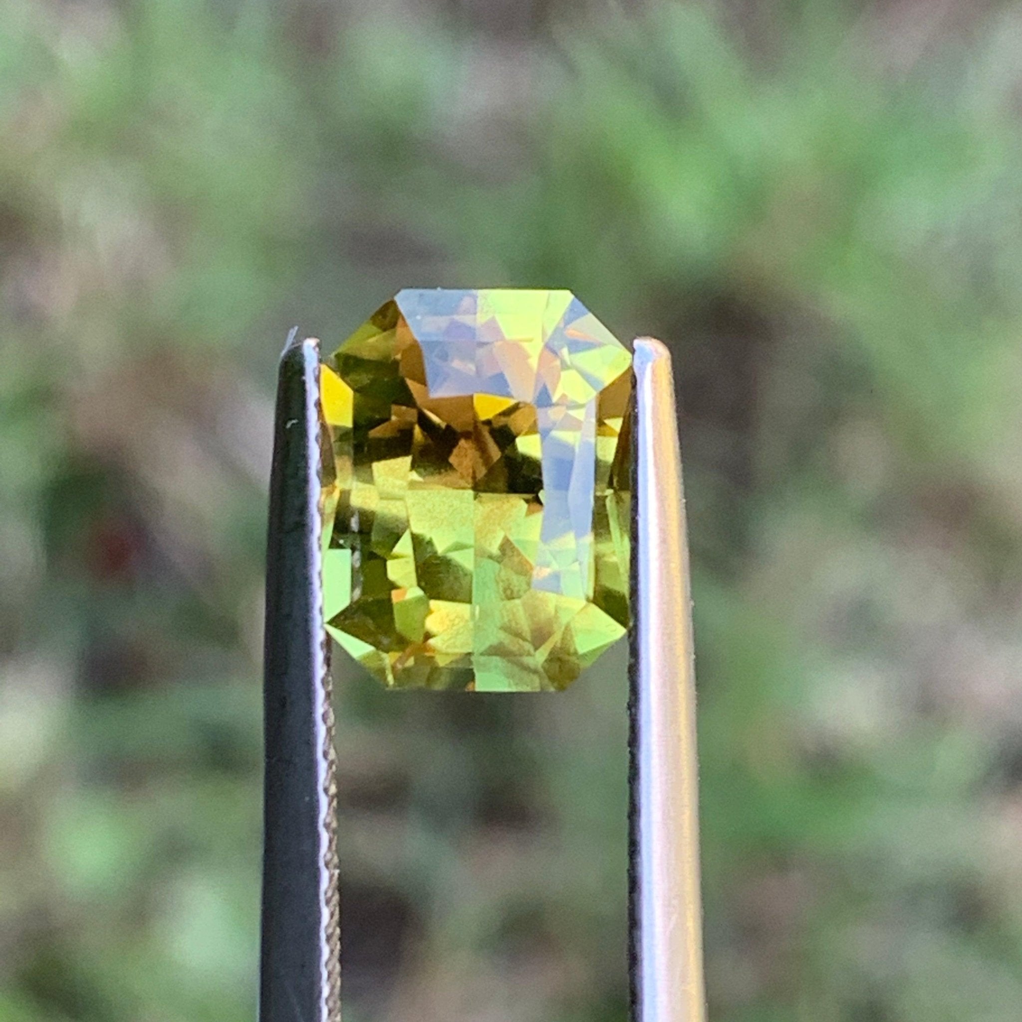 3.98ct Yellow Sapphire Rectangular