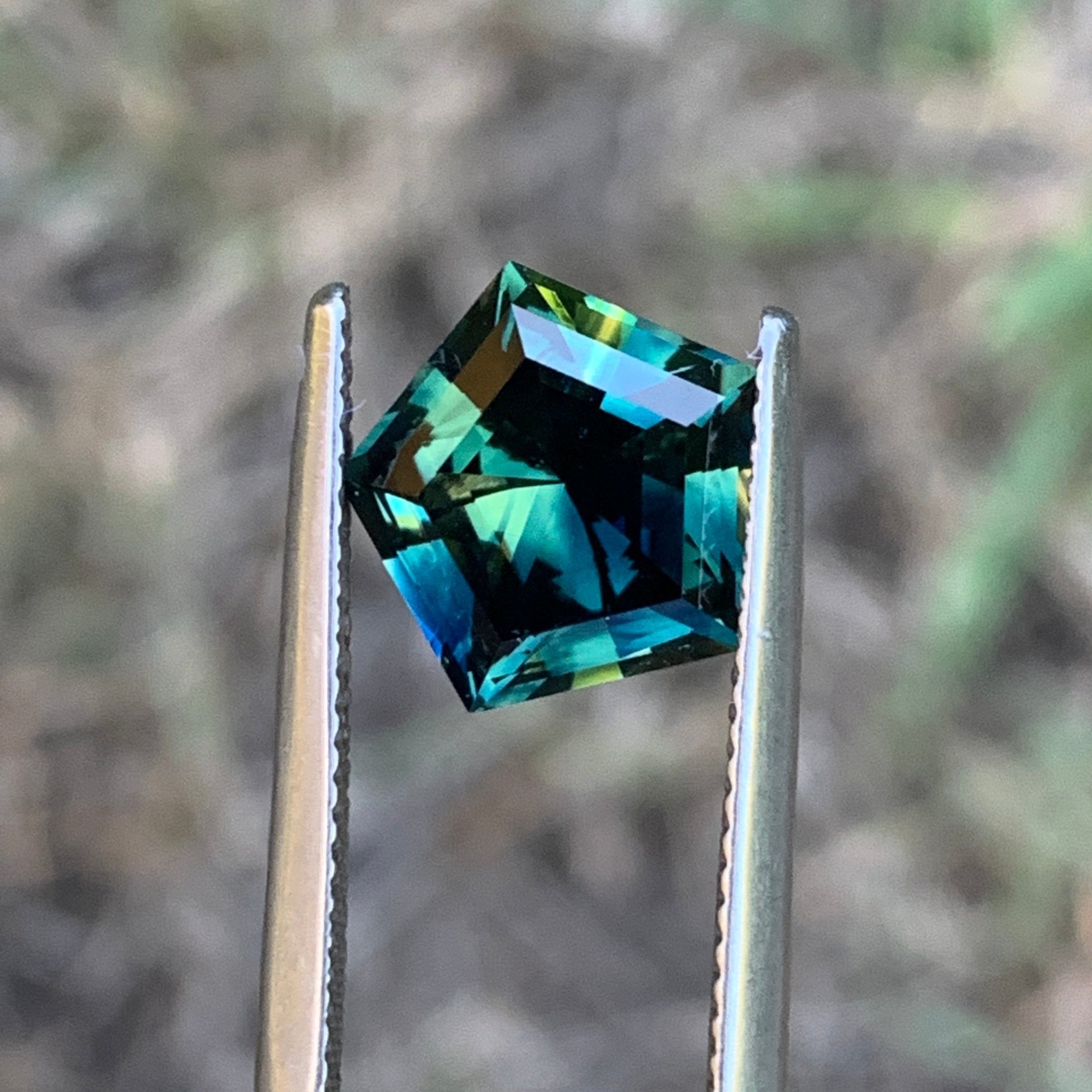 4.01ct Teal Parti Sapphire, Pentagon, Star