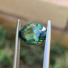 4.1ct Green Parti Sapphire, Oval