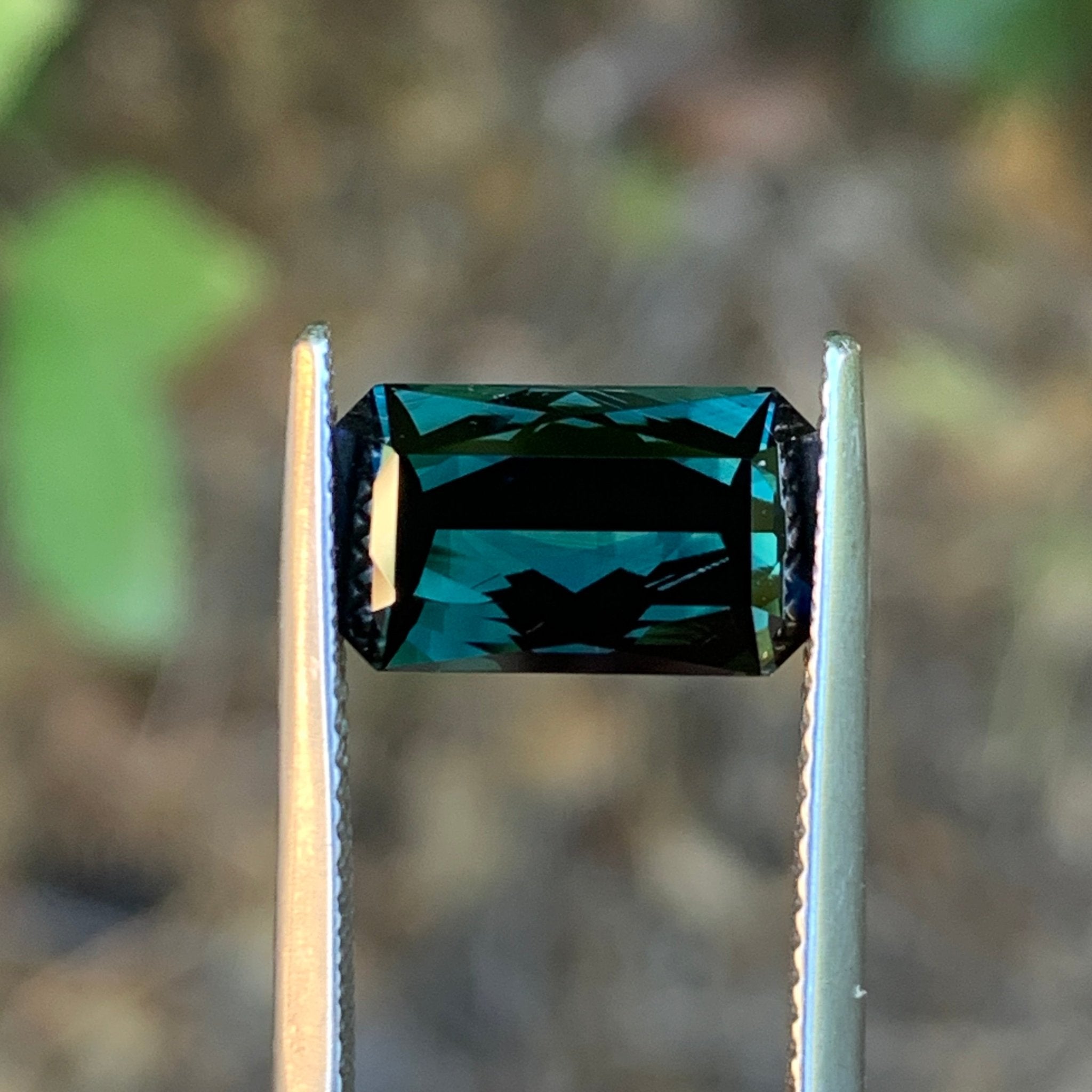 4.39ct Deep Sea Green Sapphire Emerald