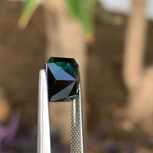 4.43ct Dark Parti Sapphire, Octagon