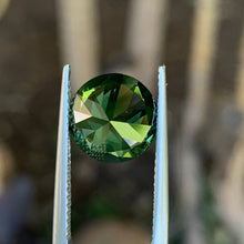 4.4ct Green Australian Sapphire, Round