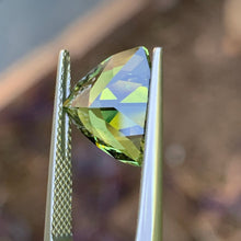 5.45ct Green Australian Sapphire, Trillion