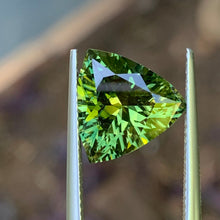 5.45ct Green Australian Sapphire, Trillion