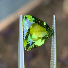 5.45ct Green Australian Sapphire, Trillion