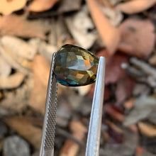 5.4ct Parti Sapphire Egg