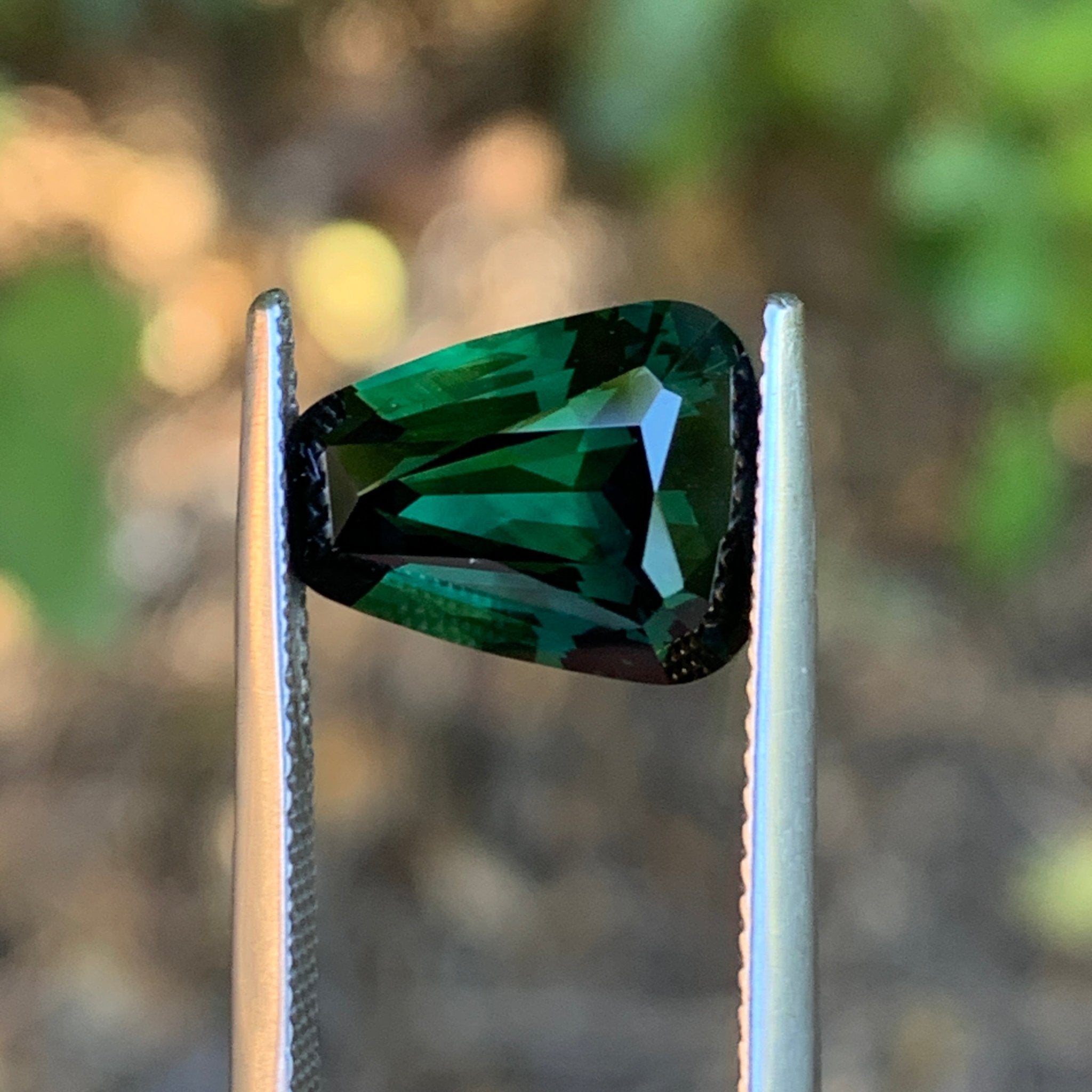 5.76ct Green Sapphire, Spaceship