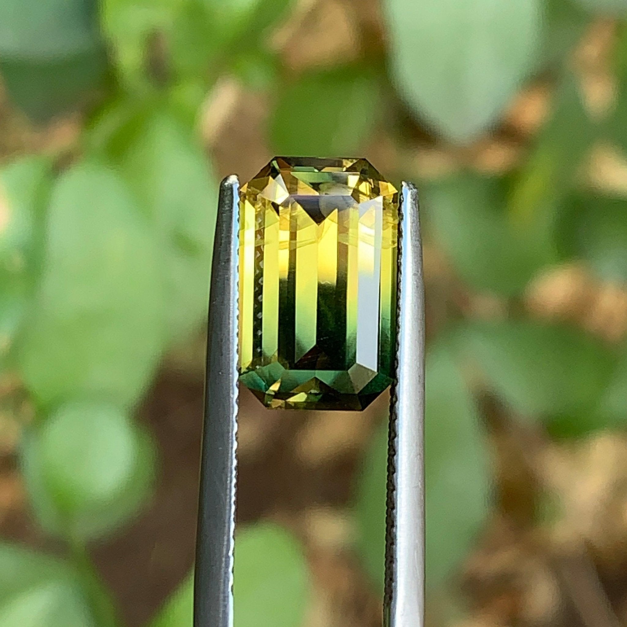 6.4ct Yellow Green Parti Sapphire Rectangular