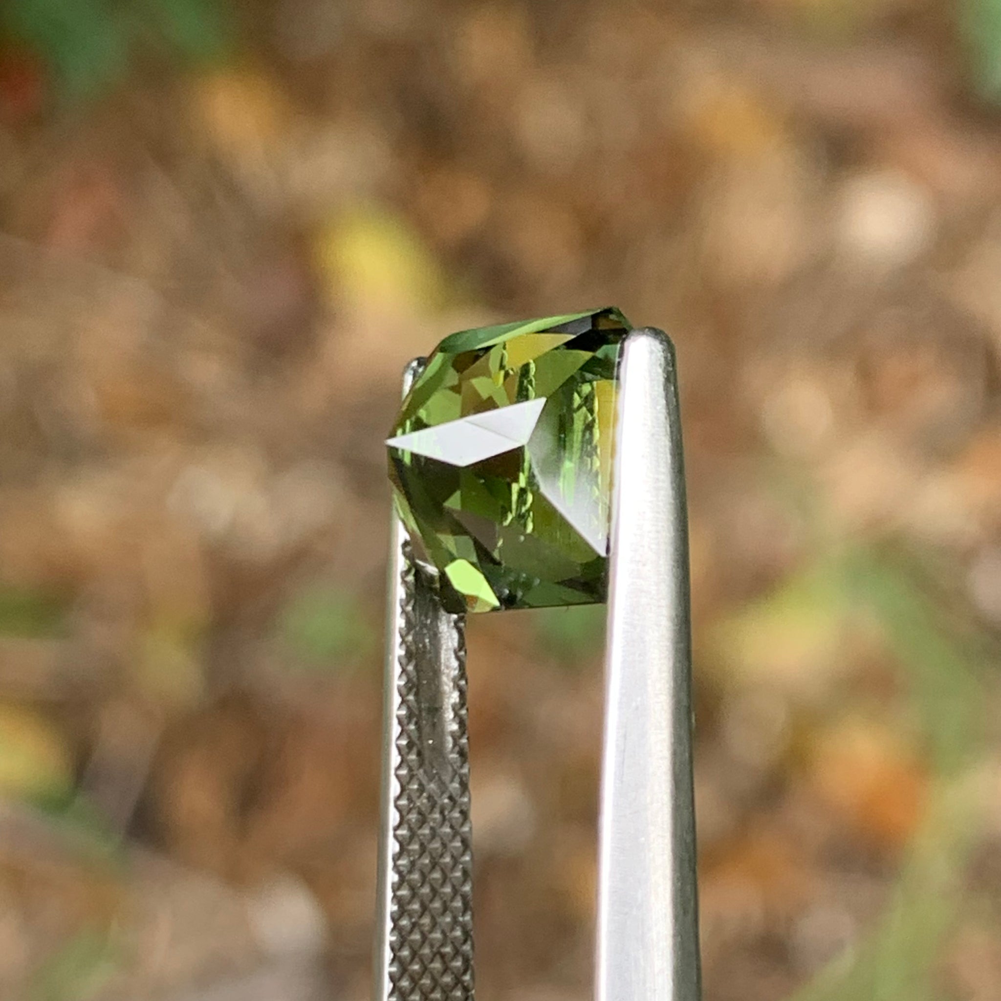 4.9ct Green Sapphire, Radiant