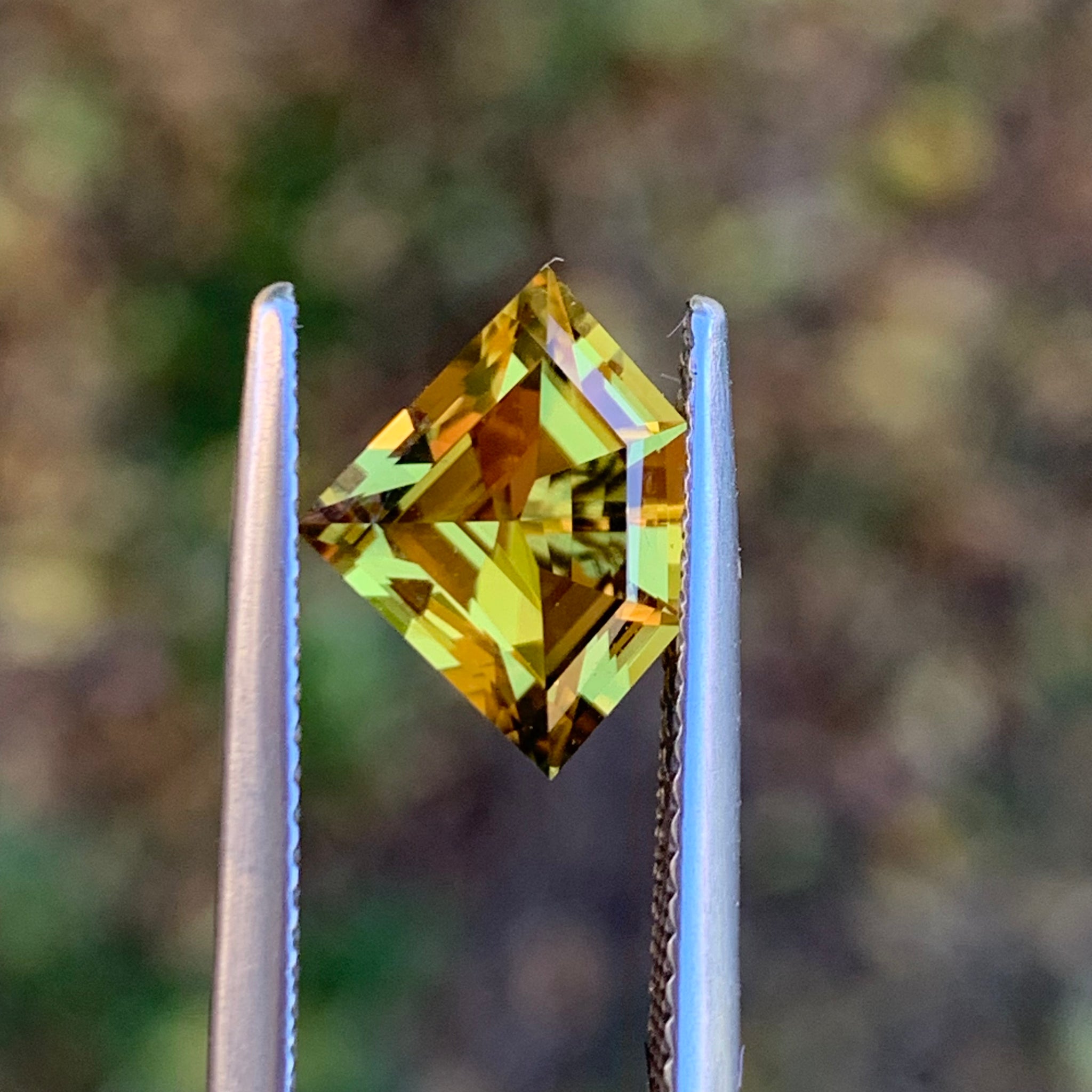 2.62ct Golden Yellow Sapphire, Freeform