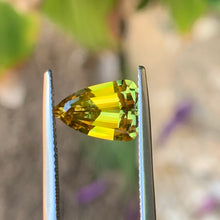 3.08ct Yellow Parti Sapphire, Shield