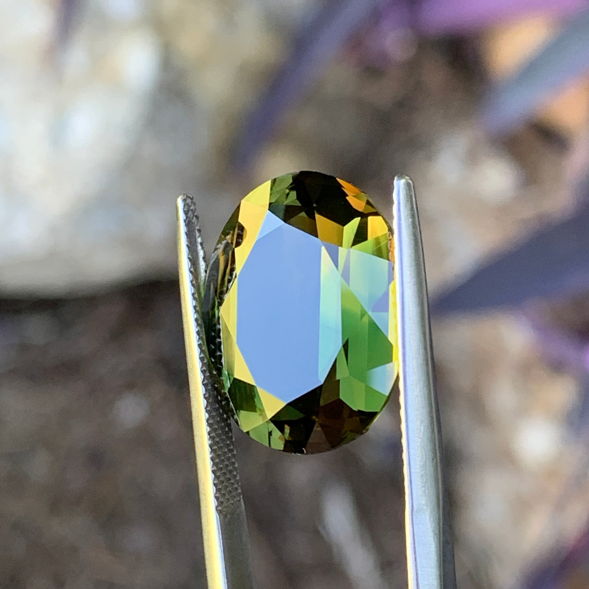 18.76ct Wattle Parti Australian Sapphire, Oval