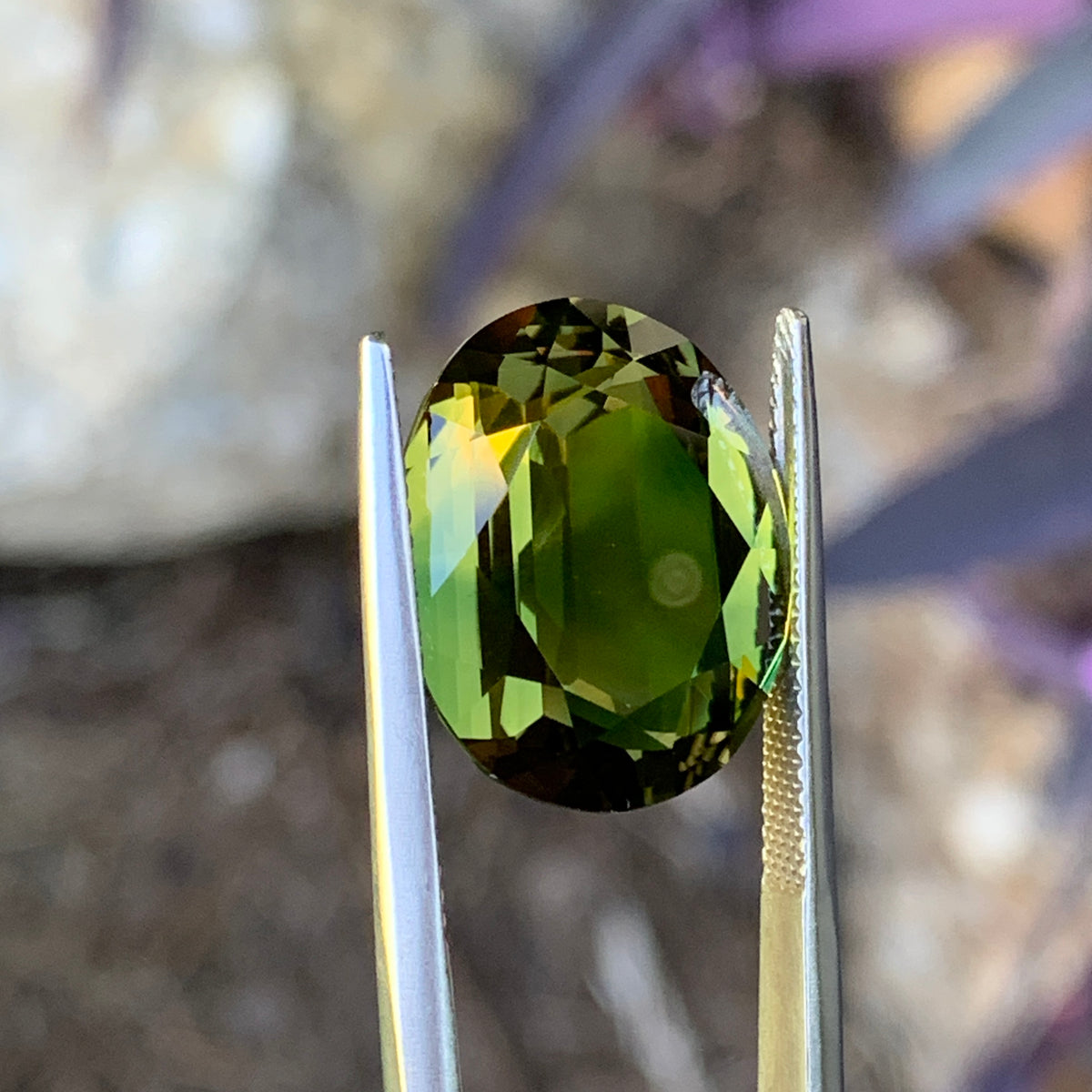 18.76ct Wattle Parti Australian Sapphire, Oval