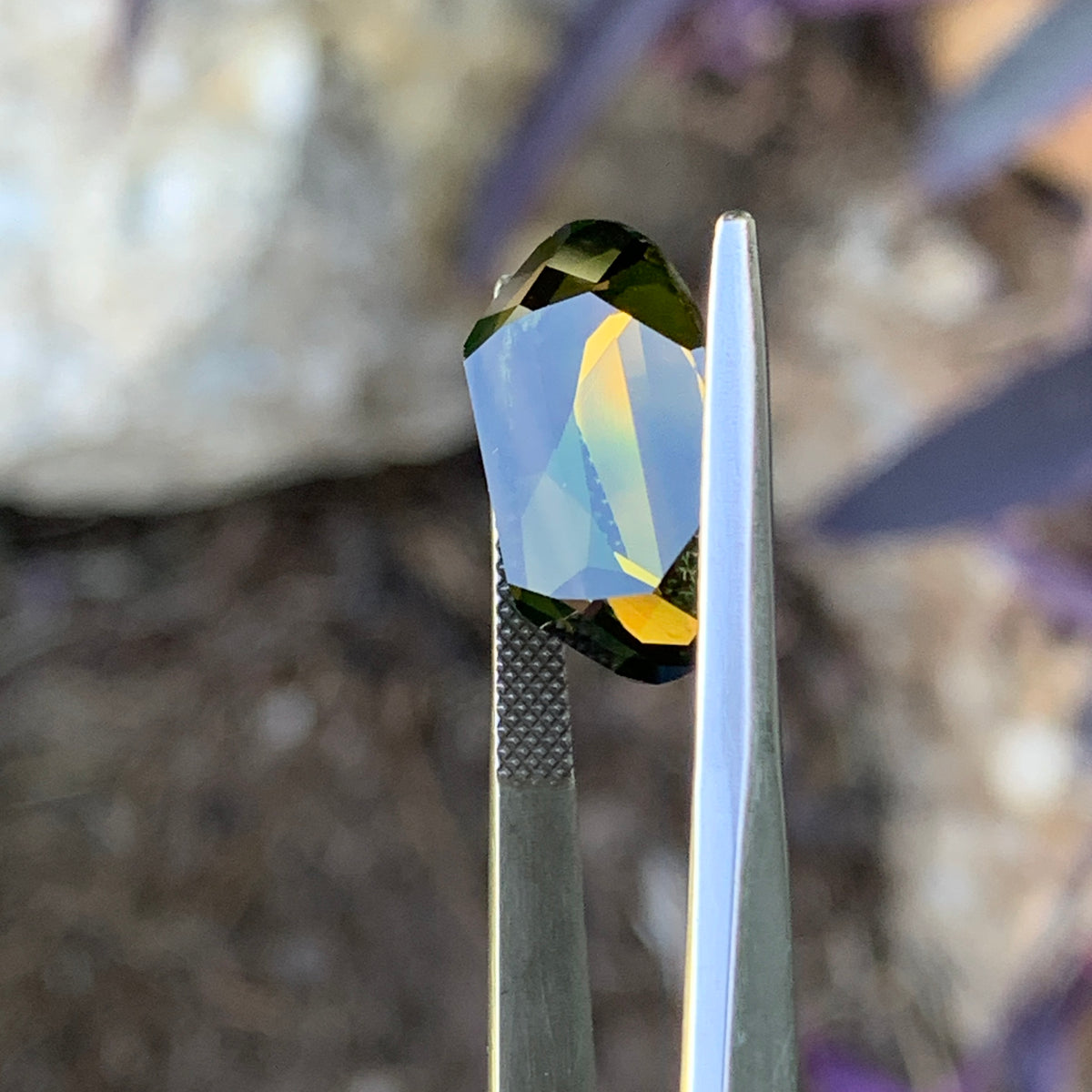 18.76ct Wattle Parti Australian Sapphire, Oval