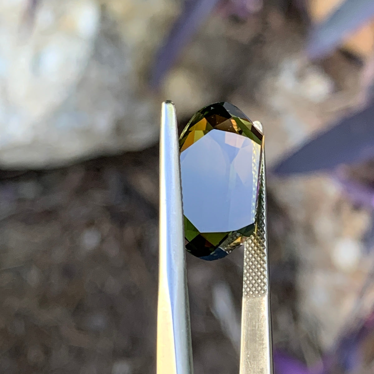 18.76ct Wattle Parti Australian Sapphire, Oval