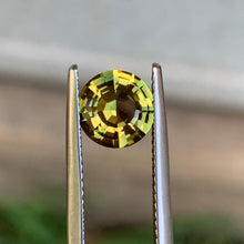 2.17ct Yellow/Green Parti Sapphire, Round