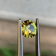 2.17ct Yellow/Green Parti Sapphire, Round