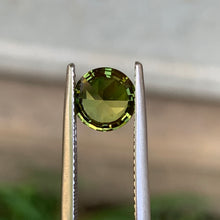 2.17ct Yellow/Green Parti Sapphire, Round